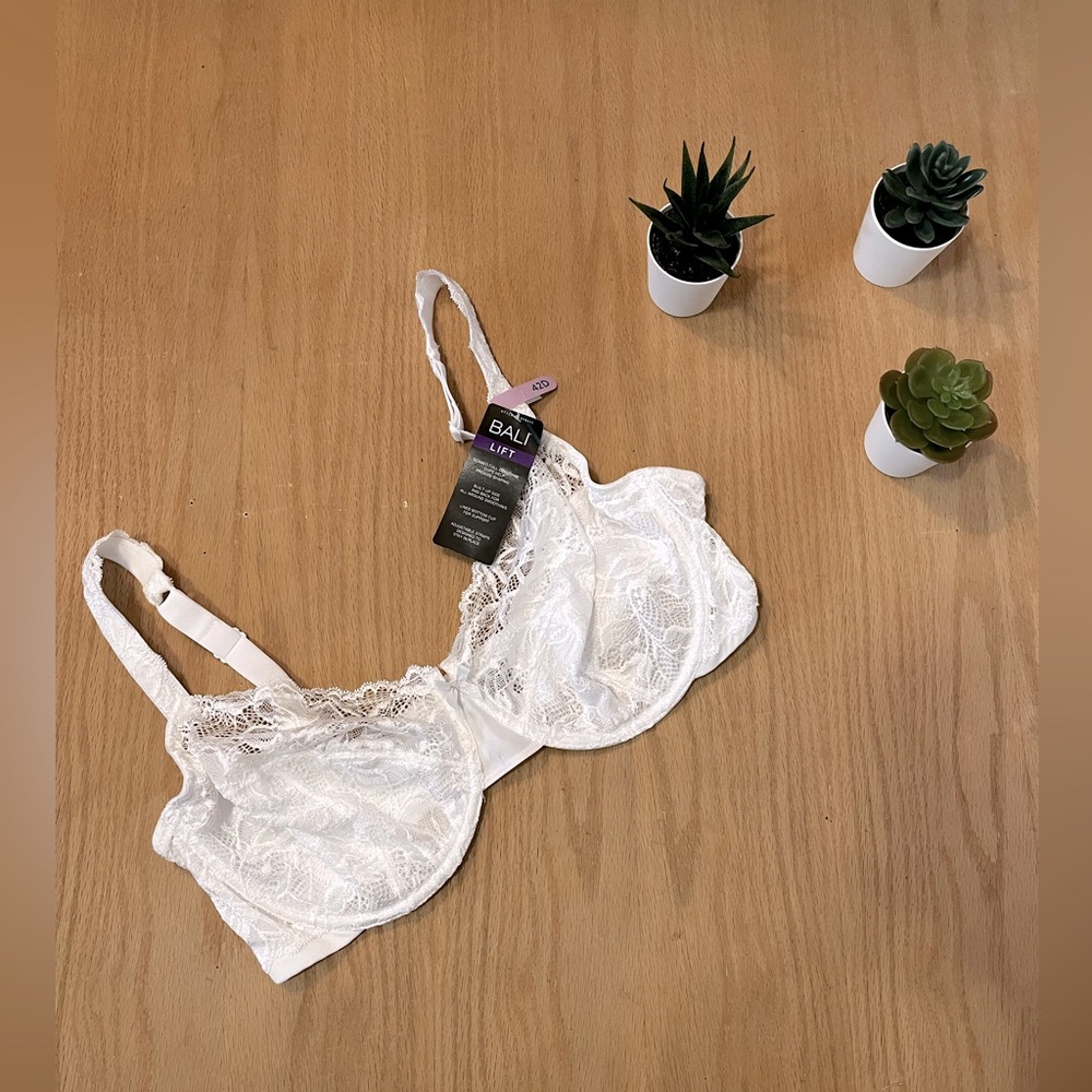 BNWT Bali Lift Bra